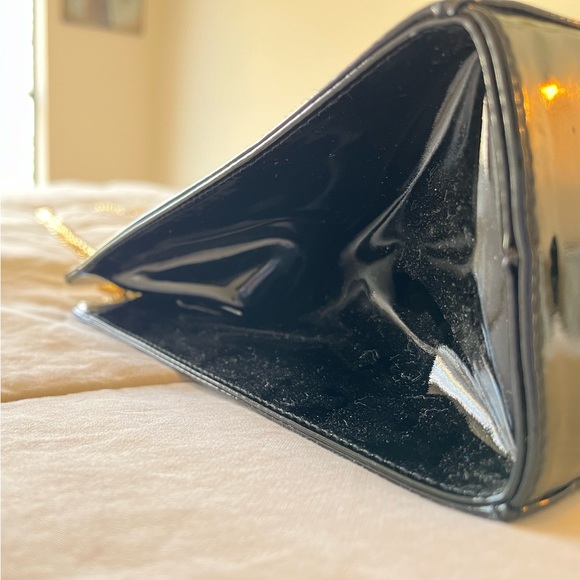 FERRAGAMO VINTAGE BLACK PATENT LEATHER - Picture 3 of 9